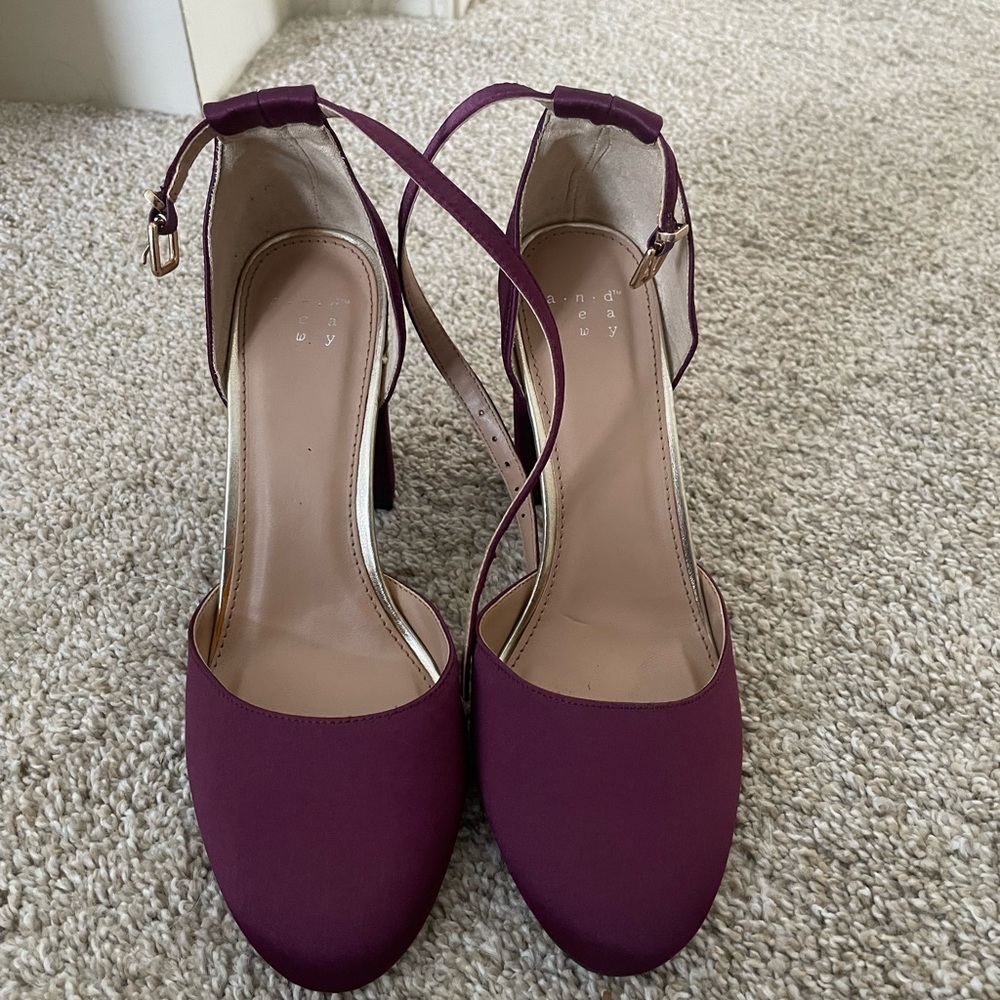 *Donating 5/30* Chic Purple Ankle Strap Heels